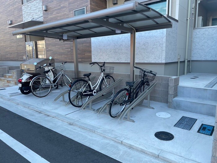 物件外観写真6　(駐輪場)