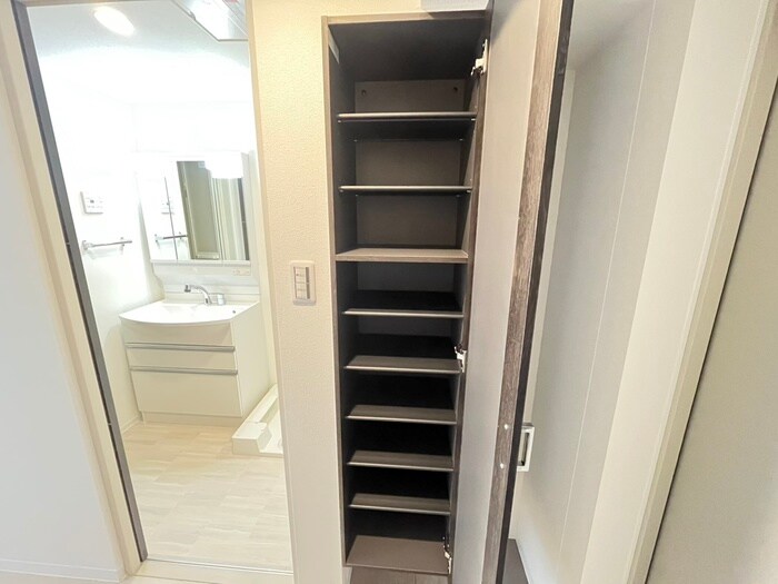 物件内観写真8　(靴箱)