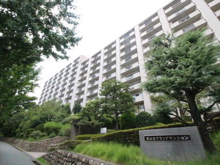 桃山台ｸﾞﾗﾝﾄﾞﾏﾝｼｮﾝＤ２棟(101)外観写真