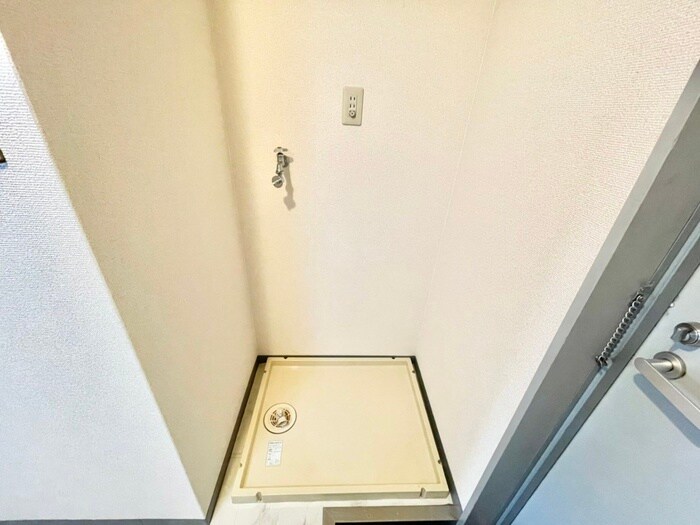 物件内観写真13　(洗濯機置場)