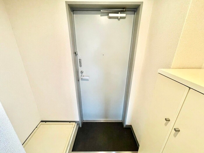 物件内観写真14　(玄関)