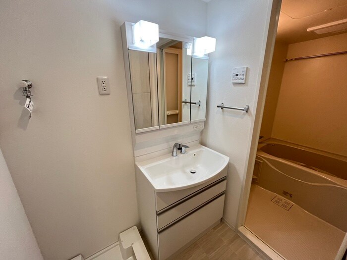 物件内観写真10　(洗面)