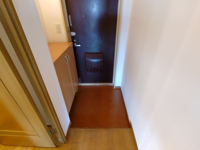 物件内観写真16　(玄関)