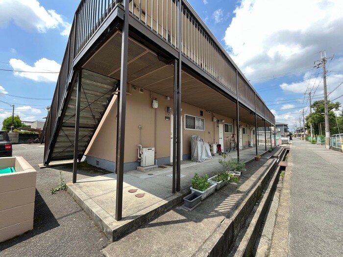 物件外観写真5　(エントランス部分)