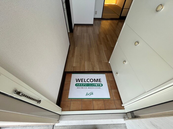 物件内観写真17　(玄関)