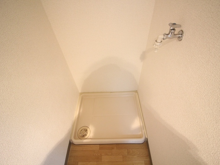 物件内観写真14　(洗濯機置場)