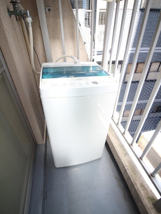 物件内観写真8　(洗濯機置場)