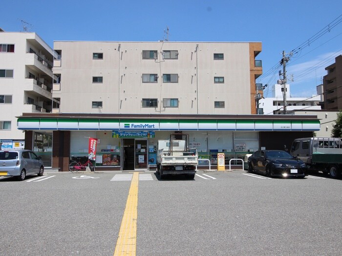 ファミリーマート淀川東三国店