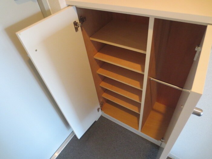 物件内観写真15　(靴箱)