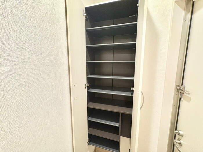 物件内観写真15　(靴箱)