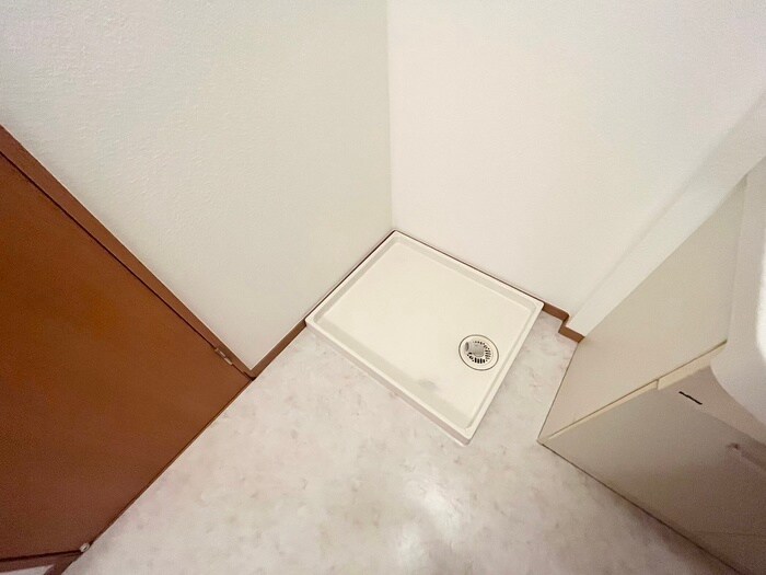 物件内観写真12　(洗濯機置場)