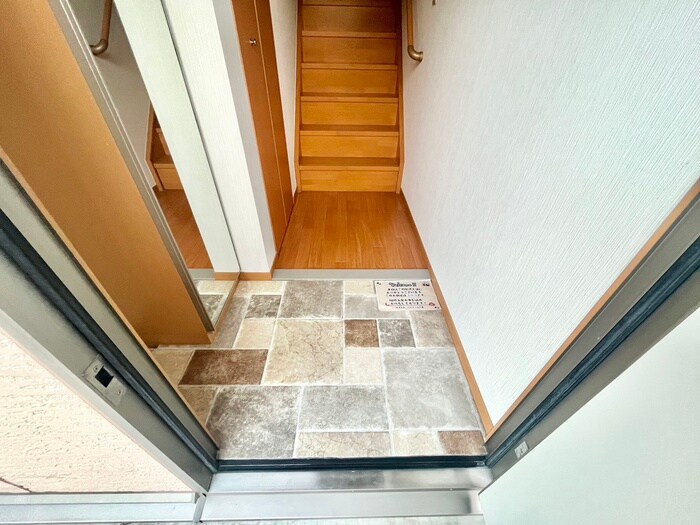 物件内観写真17　(玄関)