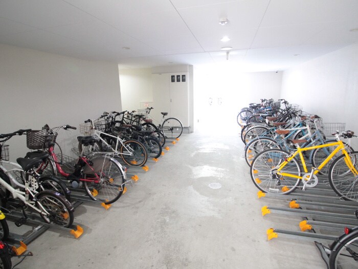 物件外観写真5　(駐輪場)