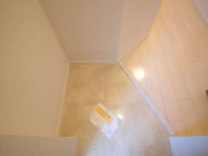 物件内観写真14　(玄関)