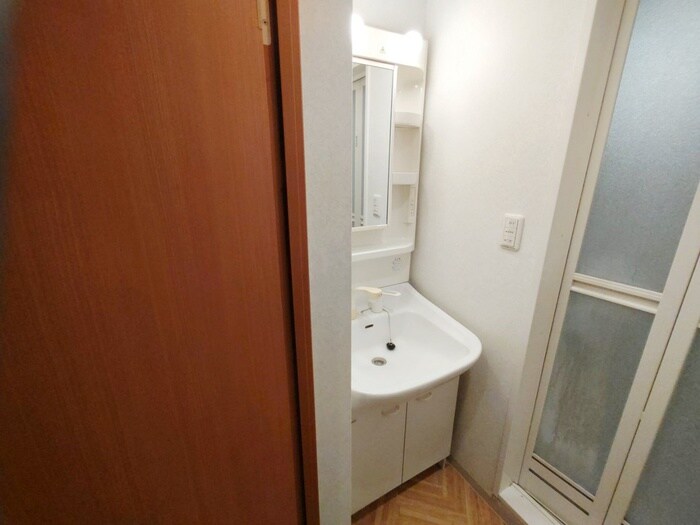 物件内観写真11　(洗面)