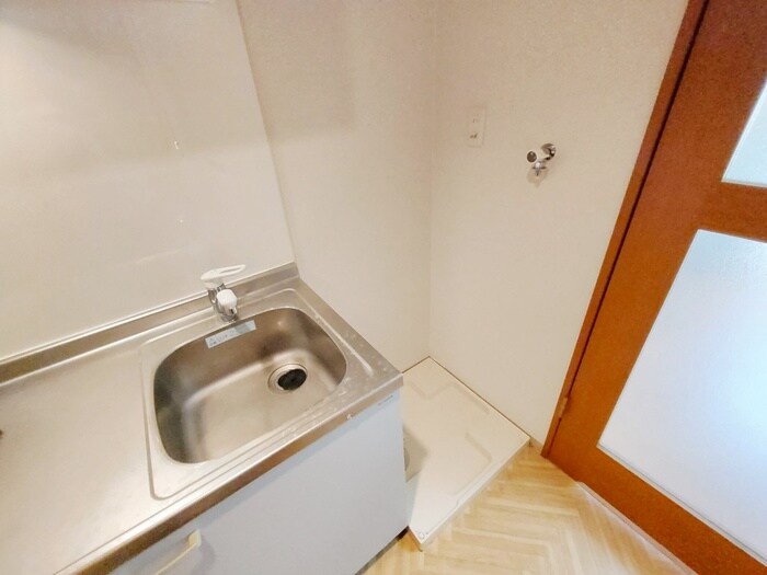 物件内観写真12　(洗濯機置場)