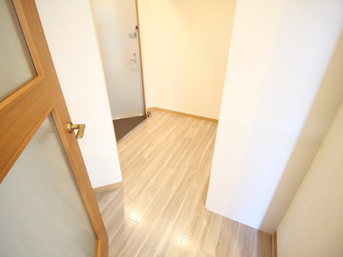 物件内観写真19　(玄関)
