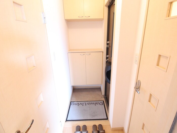 物件内観写真16　(玄関)