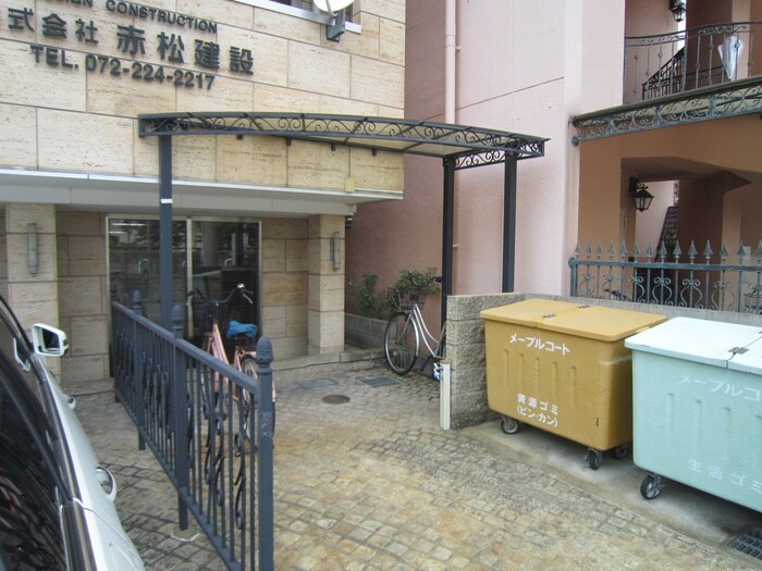 物件外観写真3　(駐輪場)