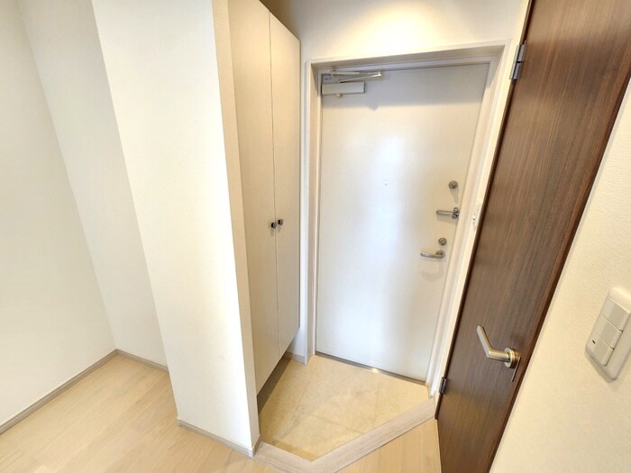 物件内観写真22　(玄関)