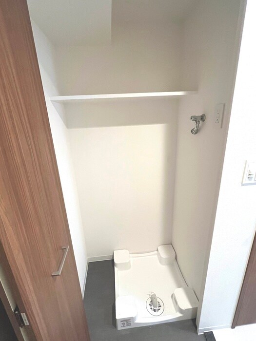 物件内観写真11　(洗濯機置場)