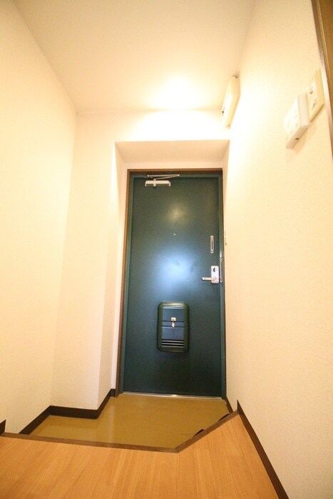 物件内観写真11　(玄関)