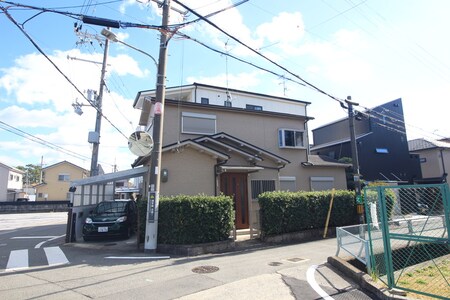 岡本貸家外観写真