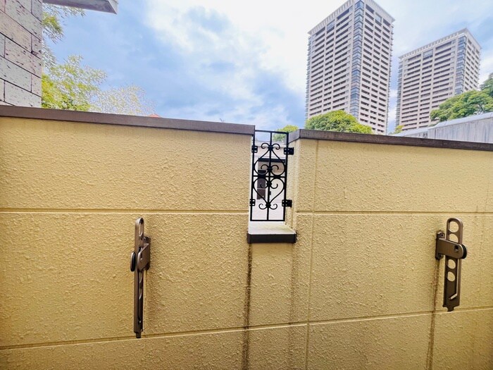 物件内観写真18　(室内からの展望)