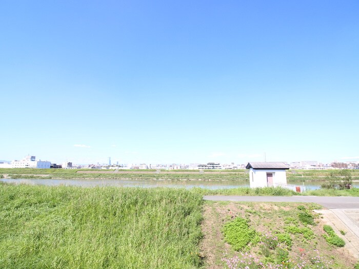 物件内観写真22　(室内からの展望)