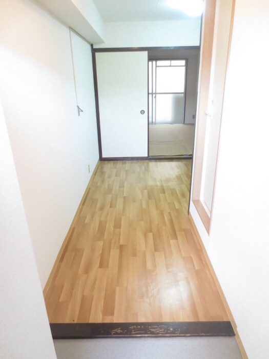 物件内観写真8　(廊下)