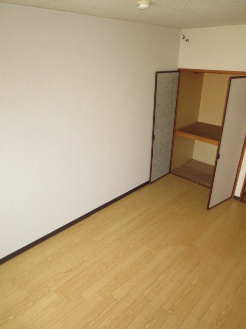 物件内観写真4　(居室)