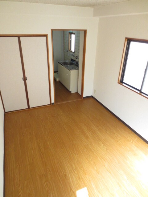 物件内観写真4　(居室)