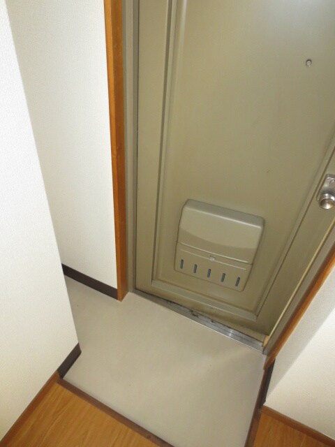 物件内観写真10　(玄関)