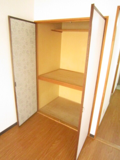 物件内観写真12　(収納)