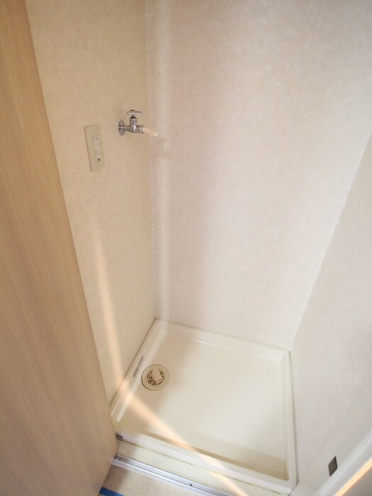 物件内観写真10　(洗濯機置場)