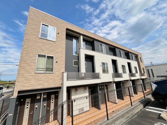 物件外観写真1　(外観写真)