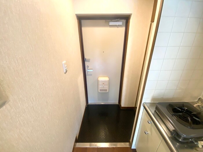 物件内観写真12　(玄関)