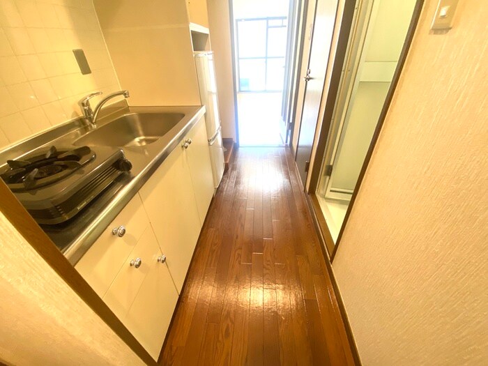 物件内観写真14　(廊下)