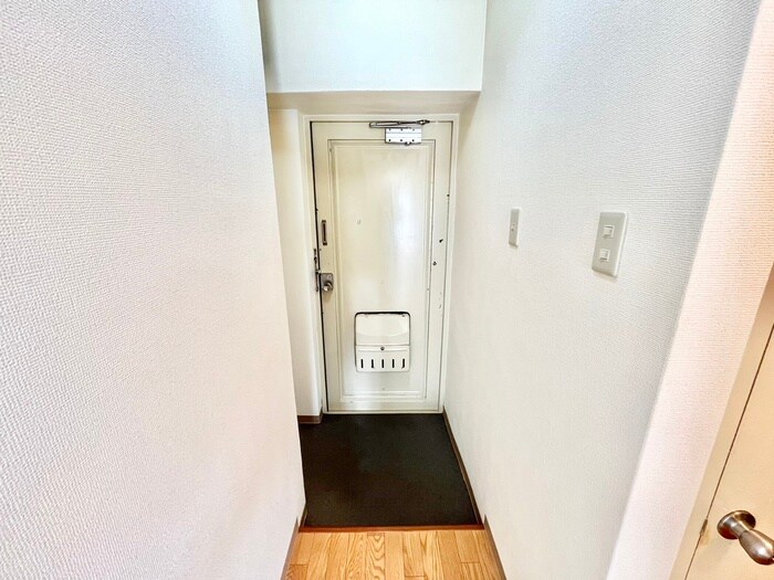 物件内観写真17　(玄関)