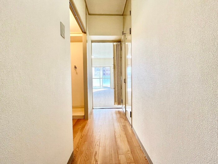物件内観写真18　(廊下)
