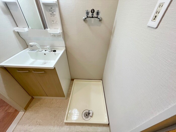 物件内観写真14　(洗濯機置場)