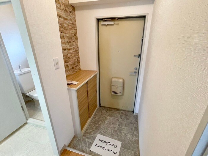 物件内観写真18　(玄関)