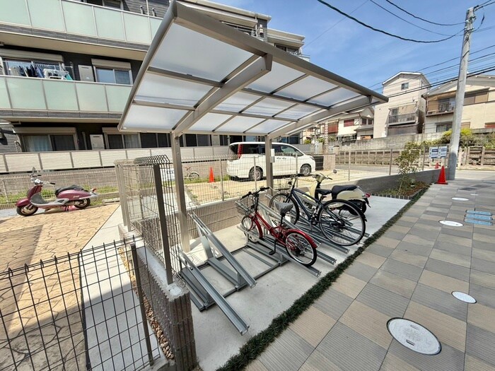 物件外観写真5　(駐輪場)