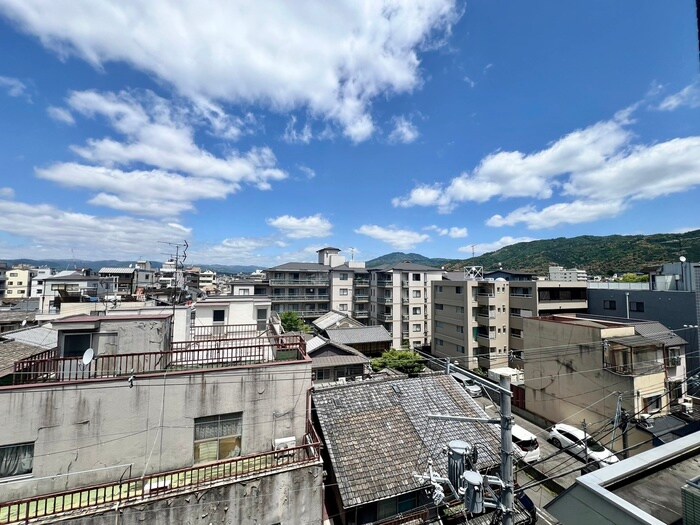 物件内観写真16　(室内からの展望)