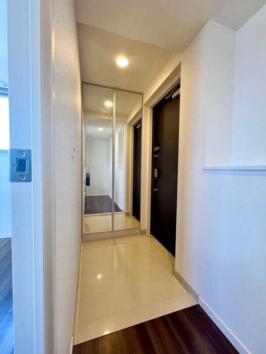 物件内観写真18　(玄関)