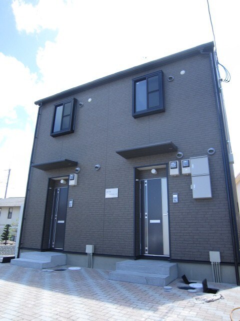 物件外観写真1　(駐車場)