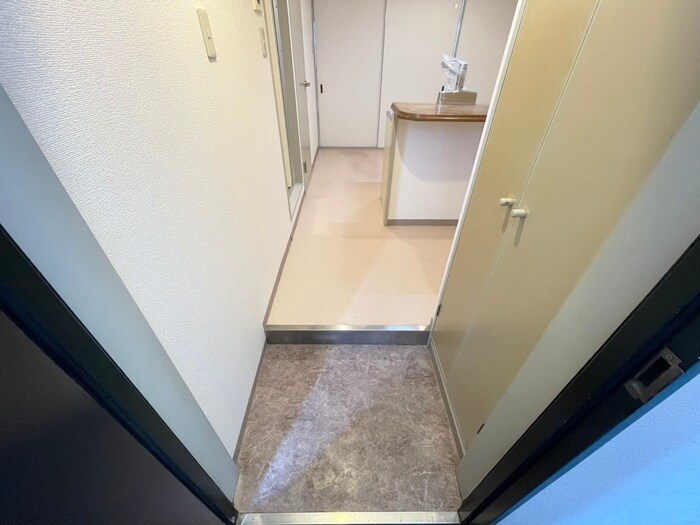 物件内観写真14　(玄関)