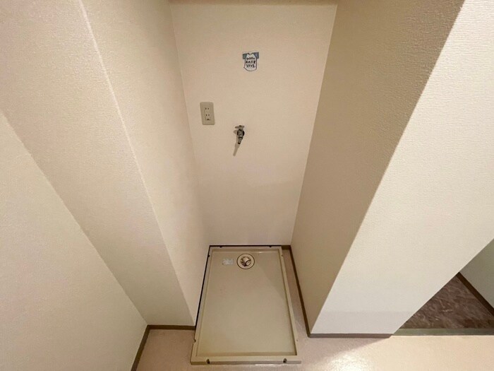 物件内観写真18　(洗濯機置場)