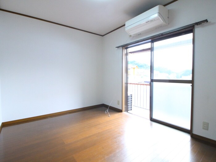 物件内観写真4　(居室)