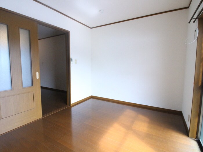 物件内観写真8　(居室)